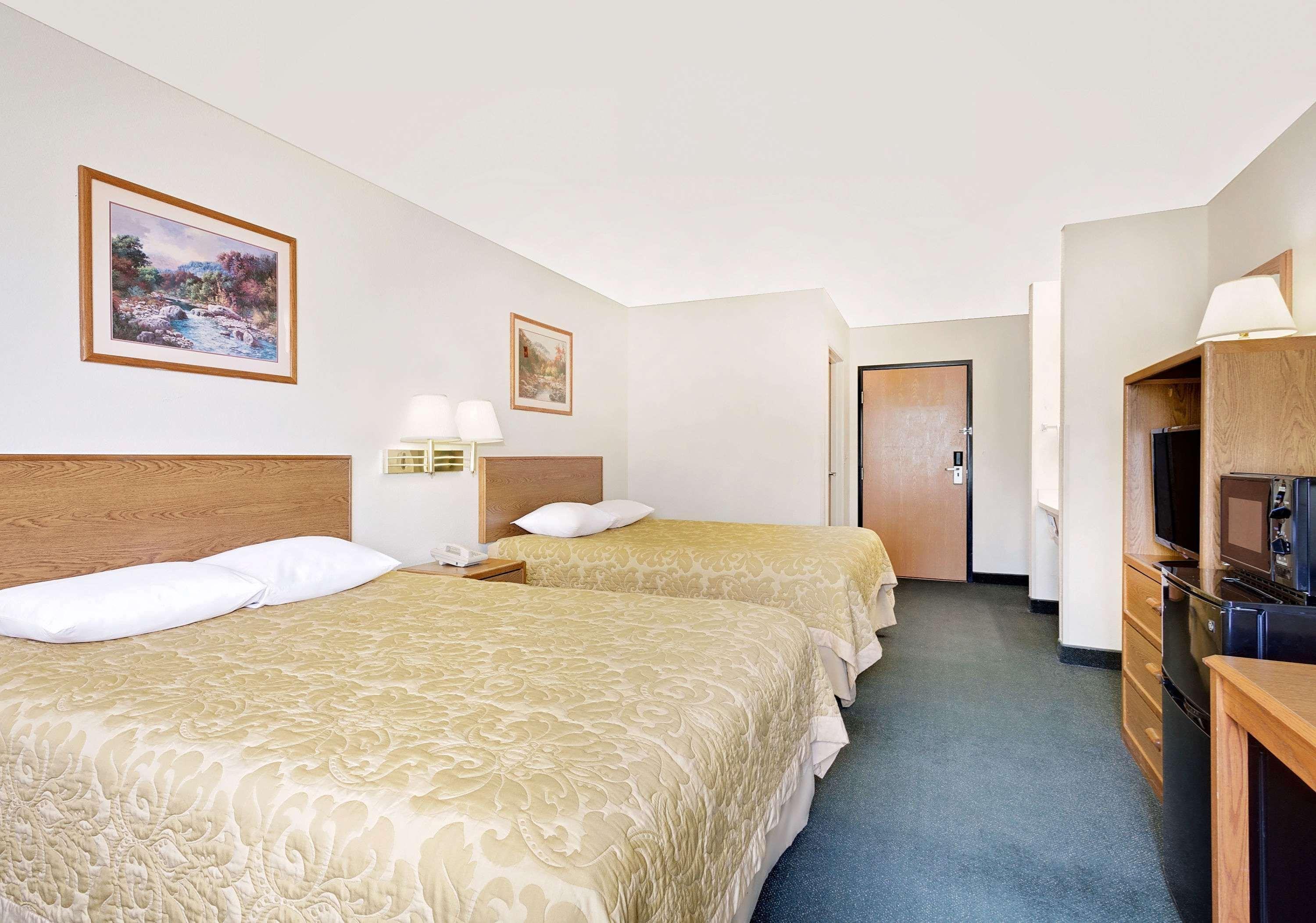 Super 8 By Wyndham Battle Mountain Exterior foto